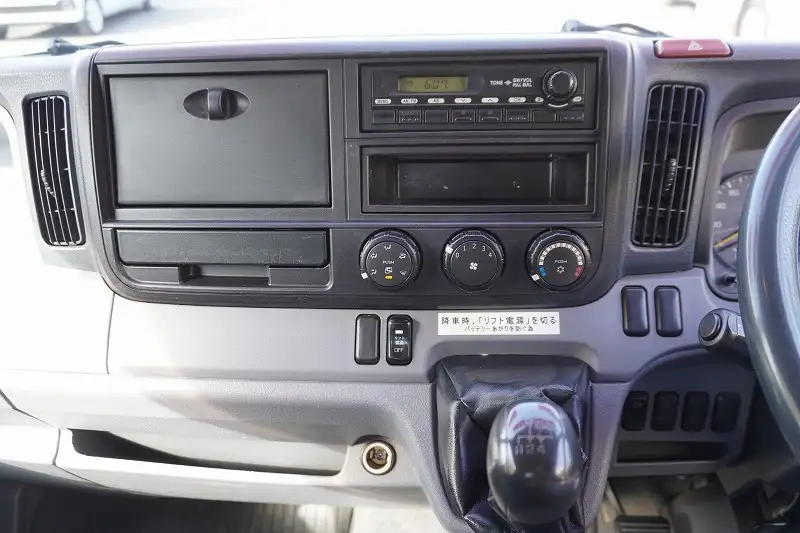 三菱 キャンター 小型 アルミバン パワーゲート サイドドアの中古トラック画像13