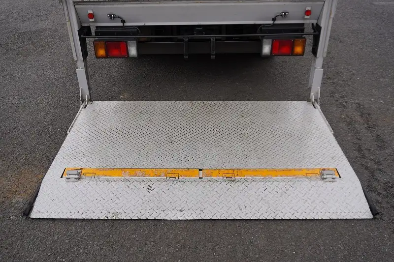 いすゞ エルフ 小型 アルミバン パワーゲート サイドドアの中古トラック画像8