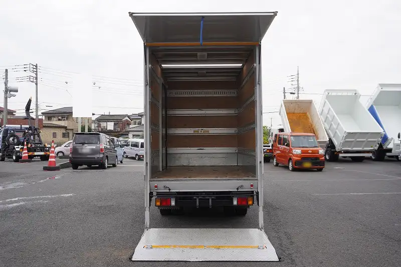いすゞ エルフ 小型 アルミバン パワーゲート サイドドアの中古トラック画像4
