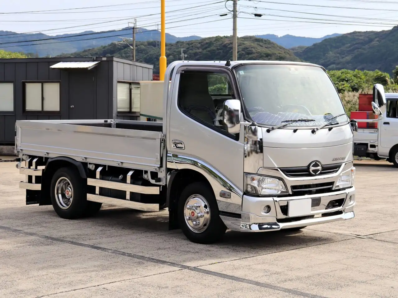 日野 デュトロ 小型 平ボディ TKG-XZU605M H30の中古トラック画像3