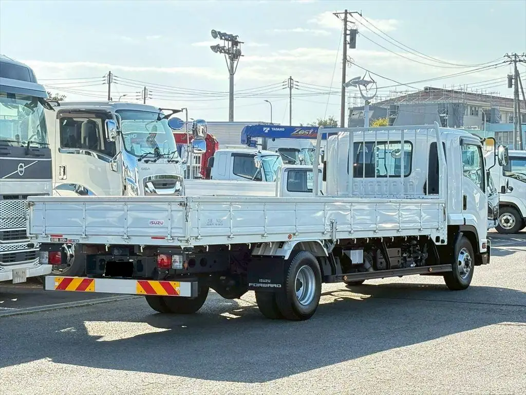 いすゞ フォワード 中型/増トン 平ボディ ベッド 2PG-FRR90S2の中古トラック画像4