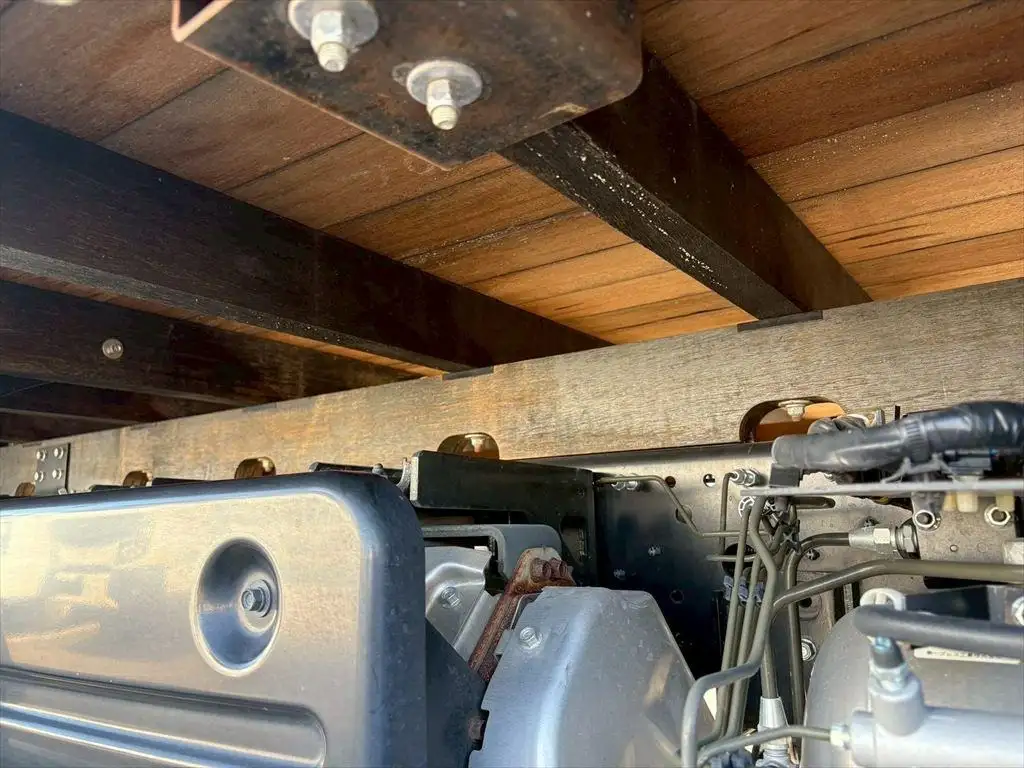 いすゞ フォワード 中型/増トン 平ボディ ベッド 2PG-FRR90S2の中古トラック画像19