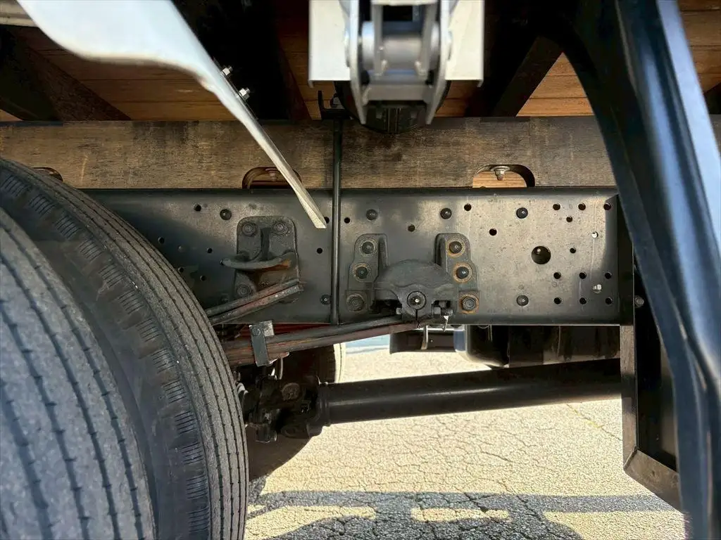 いすゞ フォワード 中型/増トン 平ボディ ベッド 2PG-FRR90S2の中古トラック画像像17