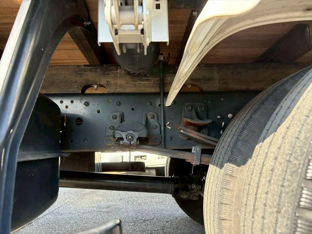 いすゞ フォワード 中型/増トン 平ボディ ベッド 2PG-FRR90S2の中古トラック画像16