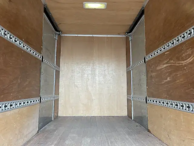 いすゞ エルフ 小型 アルミバン サイドドア 3枚観音の中古トラック画像6