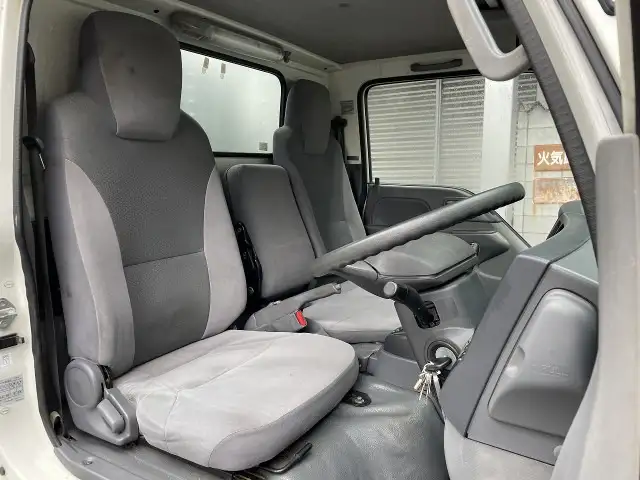 いすゞ エルフ 小型 アルミバン サイドドア 3枚観音の中古トラック画像11