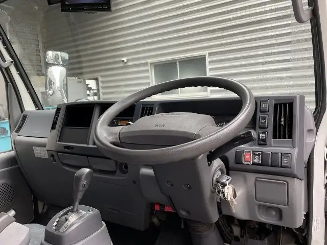 いすゞ エルフ 小型 アルミバン サイドドア 3枚観音の中古トラック画像13