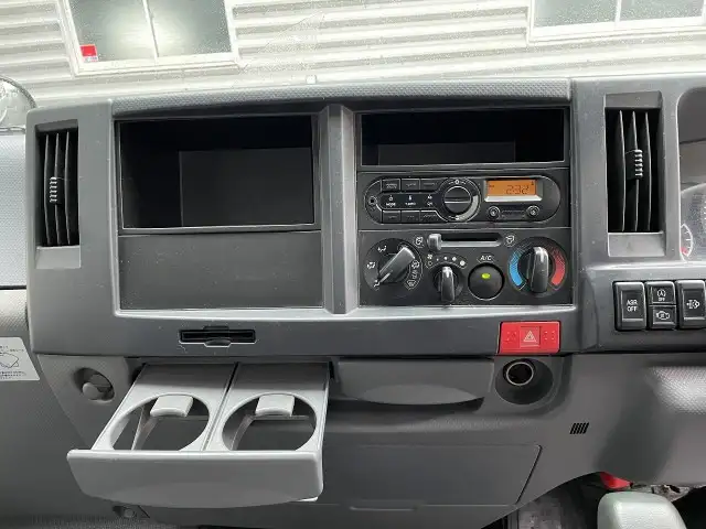 いすゞ エルフ 小型 アルミバン サイドドア 3枚観音の中古トラック画像14