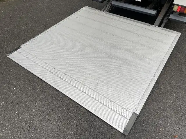 日野 デュトロ 小型 アルミバン パワーゲート サイドドアの中古トラック画像6