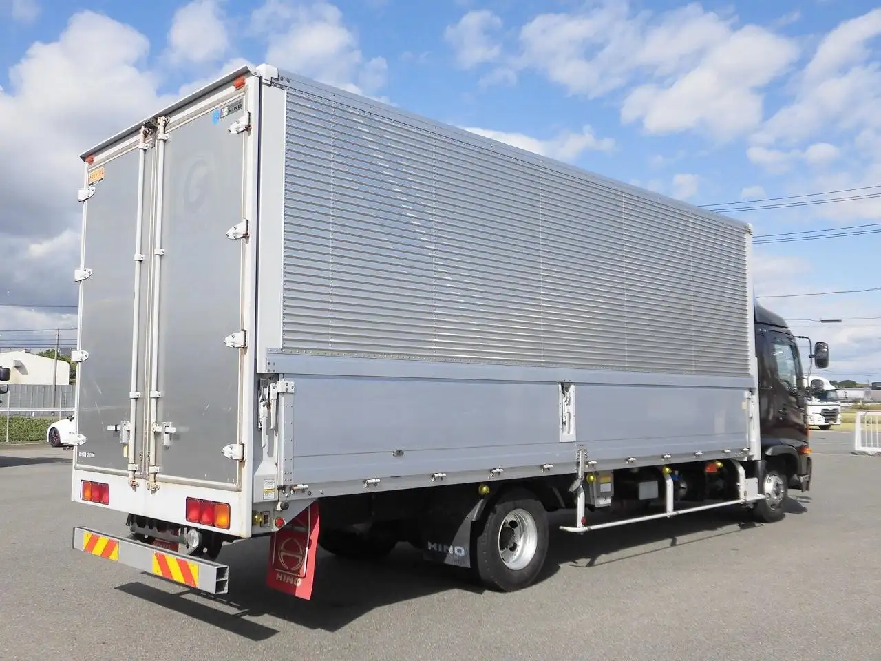 日野 レンジャー 中型/増トン ウイング エアサス ベッドの中古トラック画像3