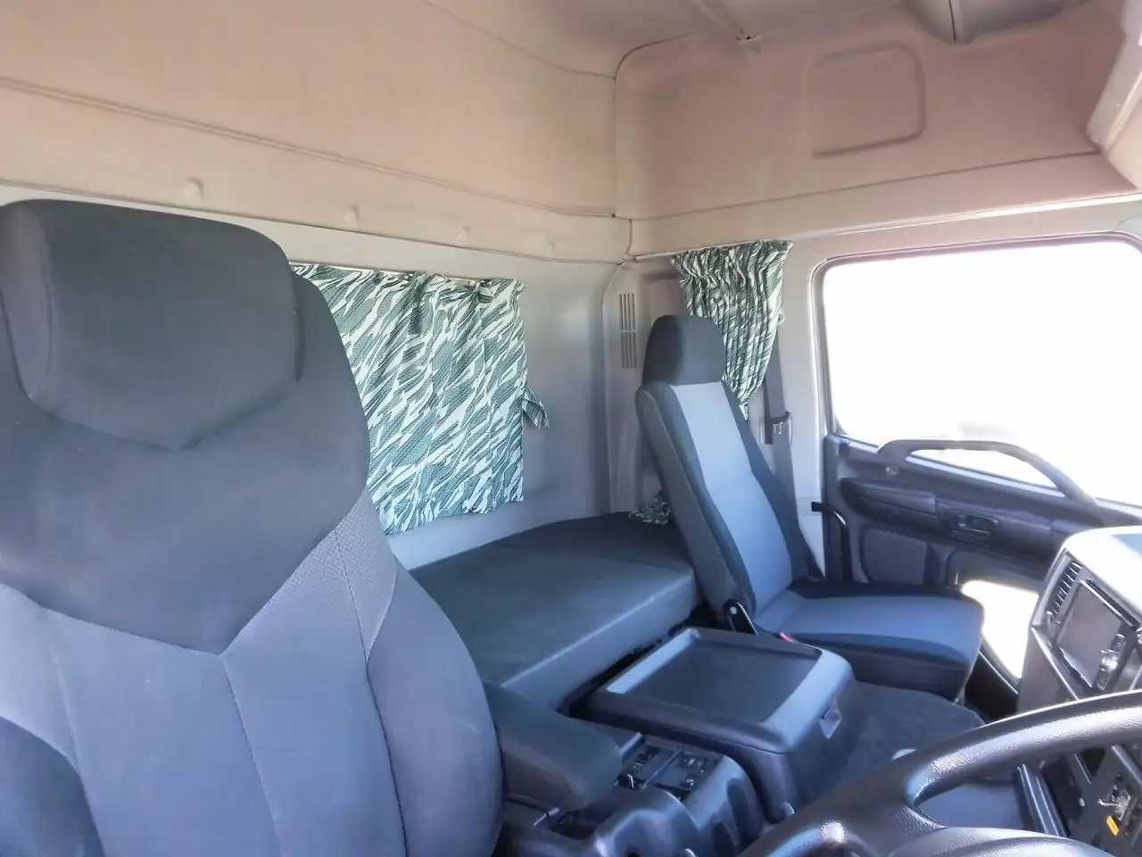 日野 プロフィア 大型 トラクター ハイルーフ 1デフの中古トラック画像10