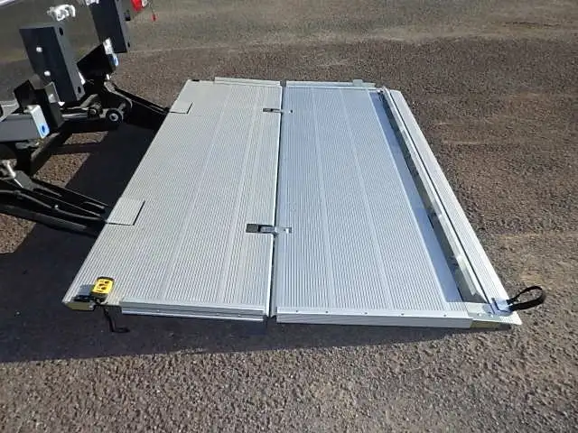 日野 レンジャー 中型/増トン 冷凍冷蔵 パワーゲート 床アルミの中古トラック画像8