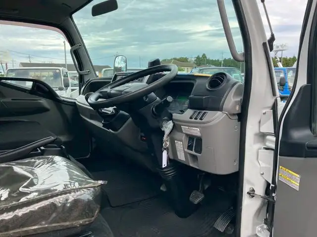 三菱 キャンター 小型 平ボディ  H30の中古トラック画像9