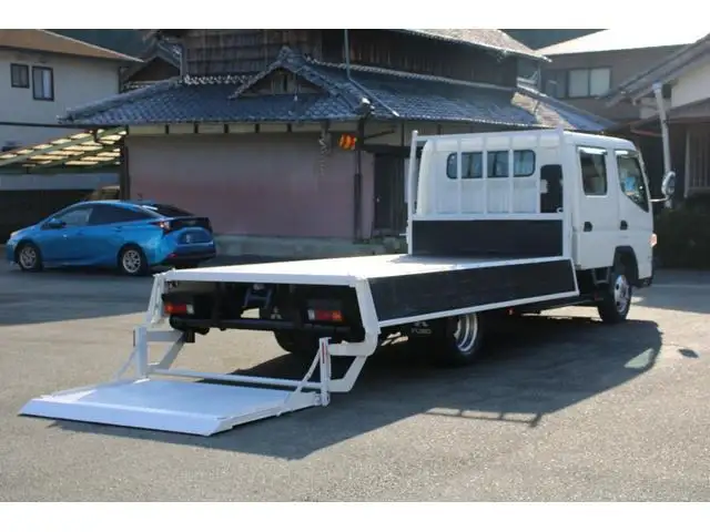 三菱 キャンター 小型 平ボディ Wキャブ パワーゲートの中古トラック画像4