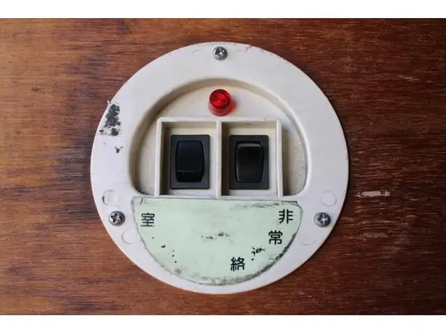 いすゞ エルフ 小型 アルミバン パワーゲート サイドドアの中古トラック画像9