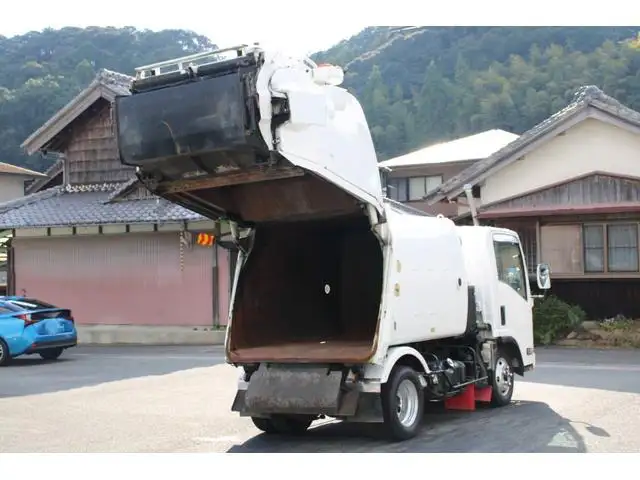 いすゞ エルフ 小型 パッカー車 巻き込み式 回転ダンプ式の中古トラック画像3