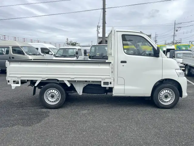 トヨタ タウンエース 小型 平ボディ 5BF-S403U R5の中古トラック画像3