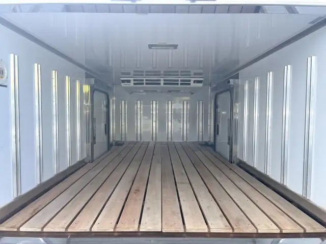 三菱 キャンター 小型 冷凍冷蔵 中温 サイドドアの中古トラック画像6