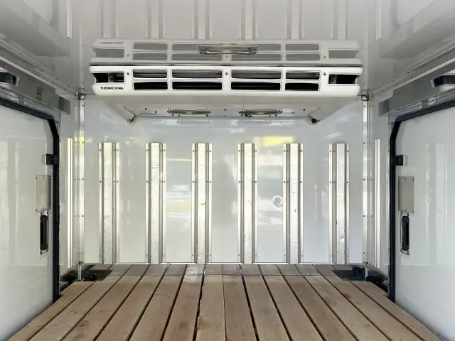 三菱 キャンター 小型 冷凍冷蔵 中温 サイドドアの中古トラック画像7