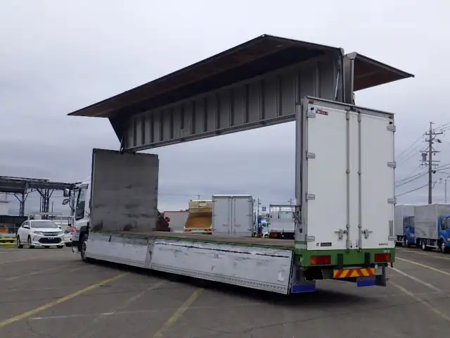 いすゞ ギガ 大型 ウイング エアサス ベッドの中古トラック画像7