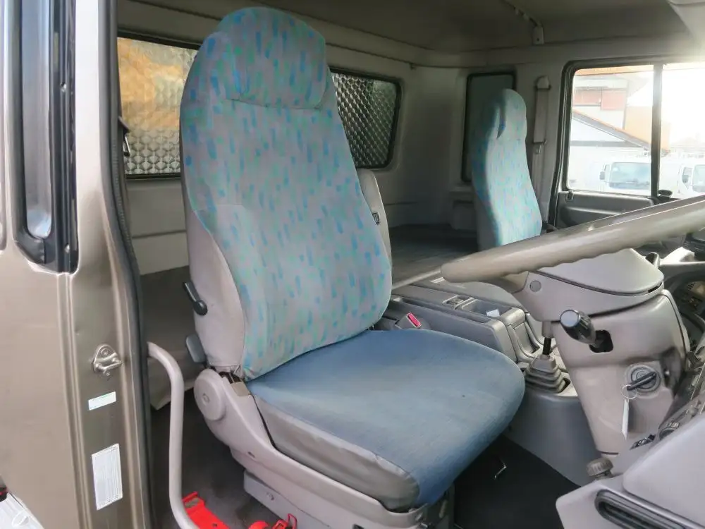 日野 プロフィア 大型 ウイング ベッド KC-FS4FZFAの中古トラック画像12