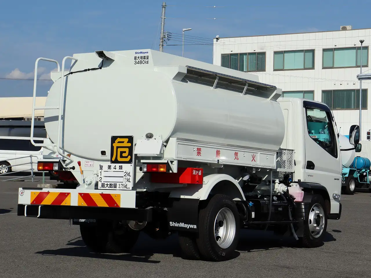 三菱 キャンター 小型 タンク車 ローリー 2PG-FEA80の中古トラック画像3