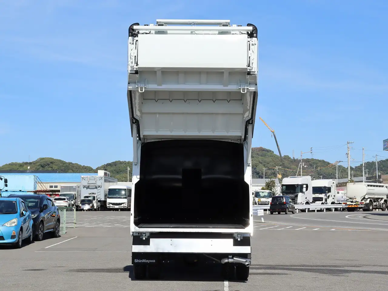 三菱 キャンター 小型 パッカー車 プレス式 2PG-FEB90の中古トラック画像4