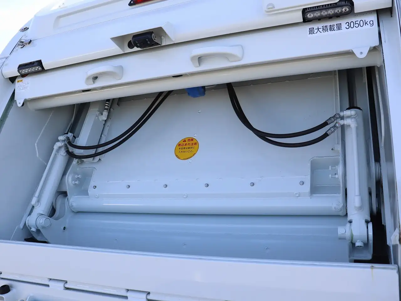 三菱 キャンター 小型 パッカー車 プレス式 2PG-FEB90の中古トラック画像5