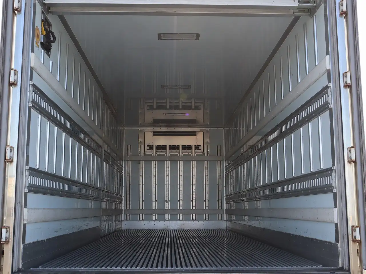 日野 レンジャー 中型/増トン 冷凍冷蔵 低温 パワーゲートの中古トラック画像4