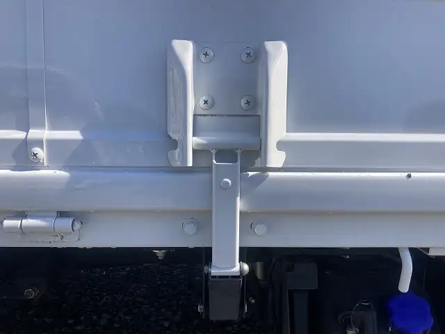 マツダ タイタン 小型 平ボディ 2RG-LPR88AR R4の中古トラック画像10