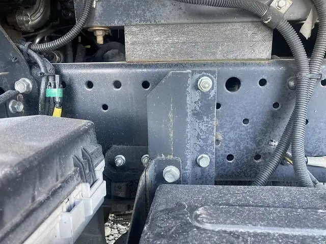 いすゞ エルフ 小型 平ボディ パワーゲート 床鉄板の中古トラック画像像17