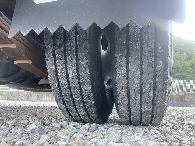 いすゞ エルフ 小型 平ボディ パワーゲート 床鉄板の中古トラック画像20