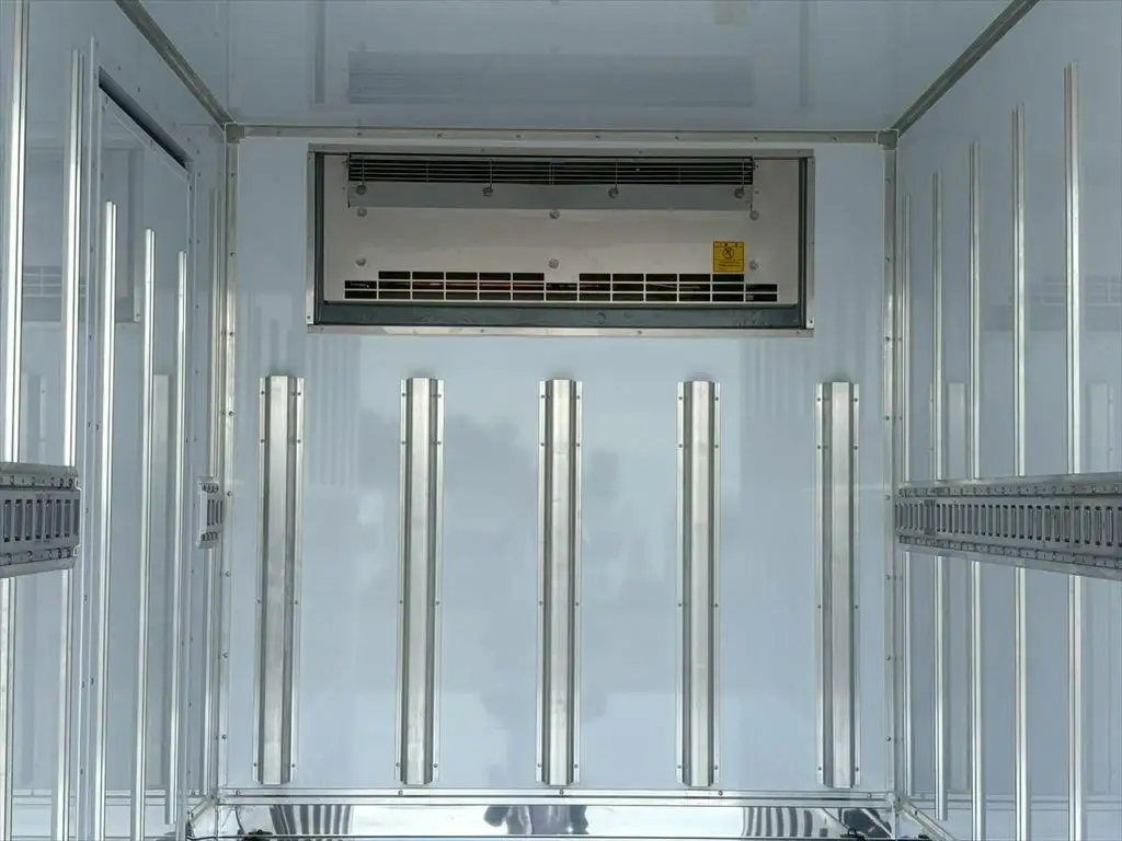 三菱 キャンター 小型 冷凍冷蔵 低温 床ステンの中古トラック画像8