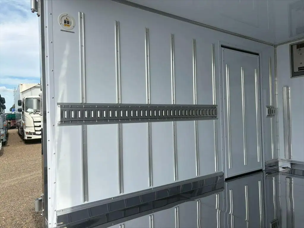 三菱 キャンター 小型 冷凍冷蔵 低温 床ステンの中古トラック画像10