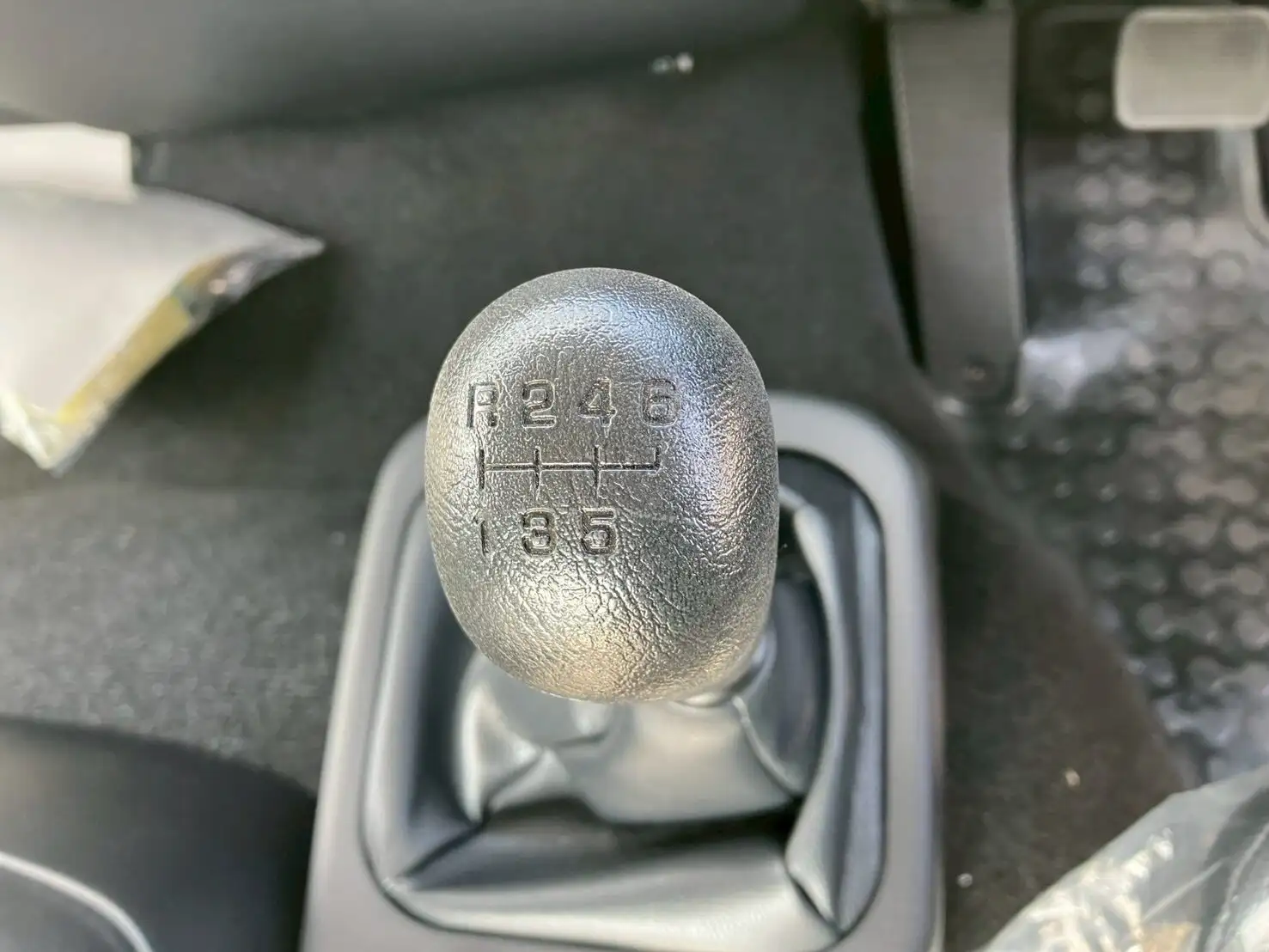 三菱 ファイター 中型/増トン 平ボディ ベッド 2KG-FK62Fの中古トラック画像13