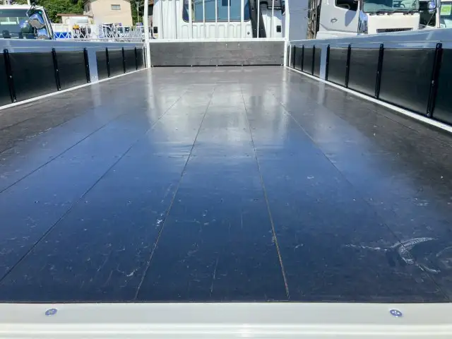 三菱 ファイター 中型/増トン 平ボディ ベッド 2KG-FK62Fの中古トラック画像8