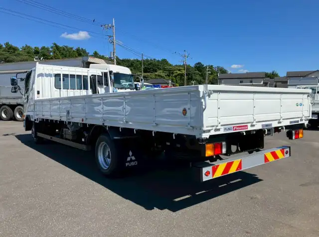 三菱 ファイター 中型/増トン 平ボディ ベッド 2KG-FK62Fの中古トラック画像5