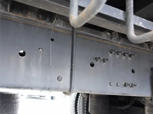 日産UD クオン 大型 ウイング エアサス ベッドの中古トラック画像像17