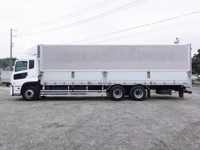 日産UD クオン 大型 ウイング エアサス ベッドの中古トラック画像5