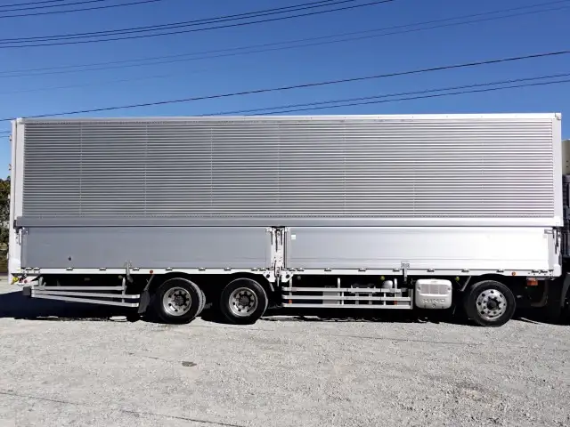 日野 プロフィア 大型 ウイング ハイルーフ 床鉄板の中古トラック画像3