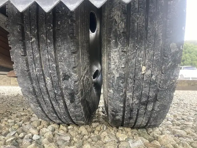 いすゞ エルフ 小型 平ボディ 床鉄板 BDG-NKR85Aの中古トラック画像20