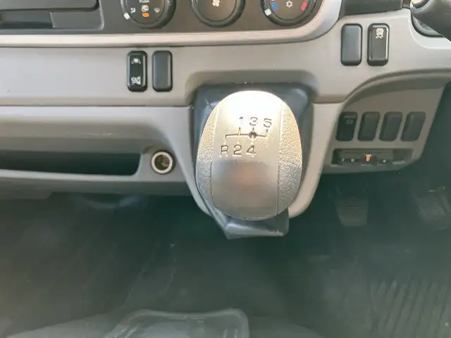 三菱 キャンター 小型 平ボディ Wキャブ 床鉄板の中古トラック画像14