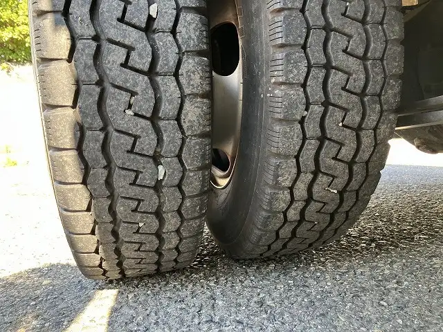 三菱 キャンター 小型 平ボディ Wキャブ 床鉄板の中古トラック画像20