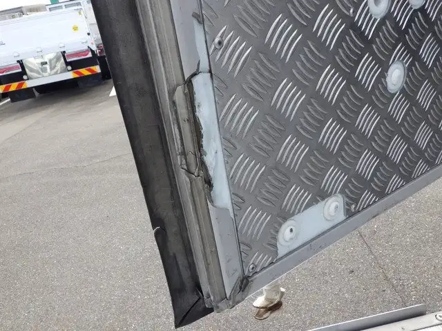 日野 レンジャー 中型/増トン 冷凍冷蔵 低温 パワーゲートの中古トラック画像7