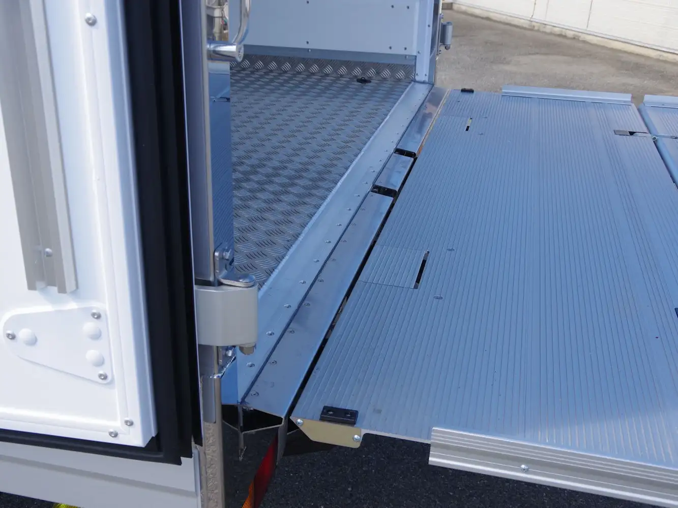 三菱 ファイター 中型/増トン 冷凍冷蔵 低温 パワーゲートの中古トラック画像13