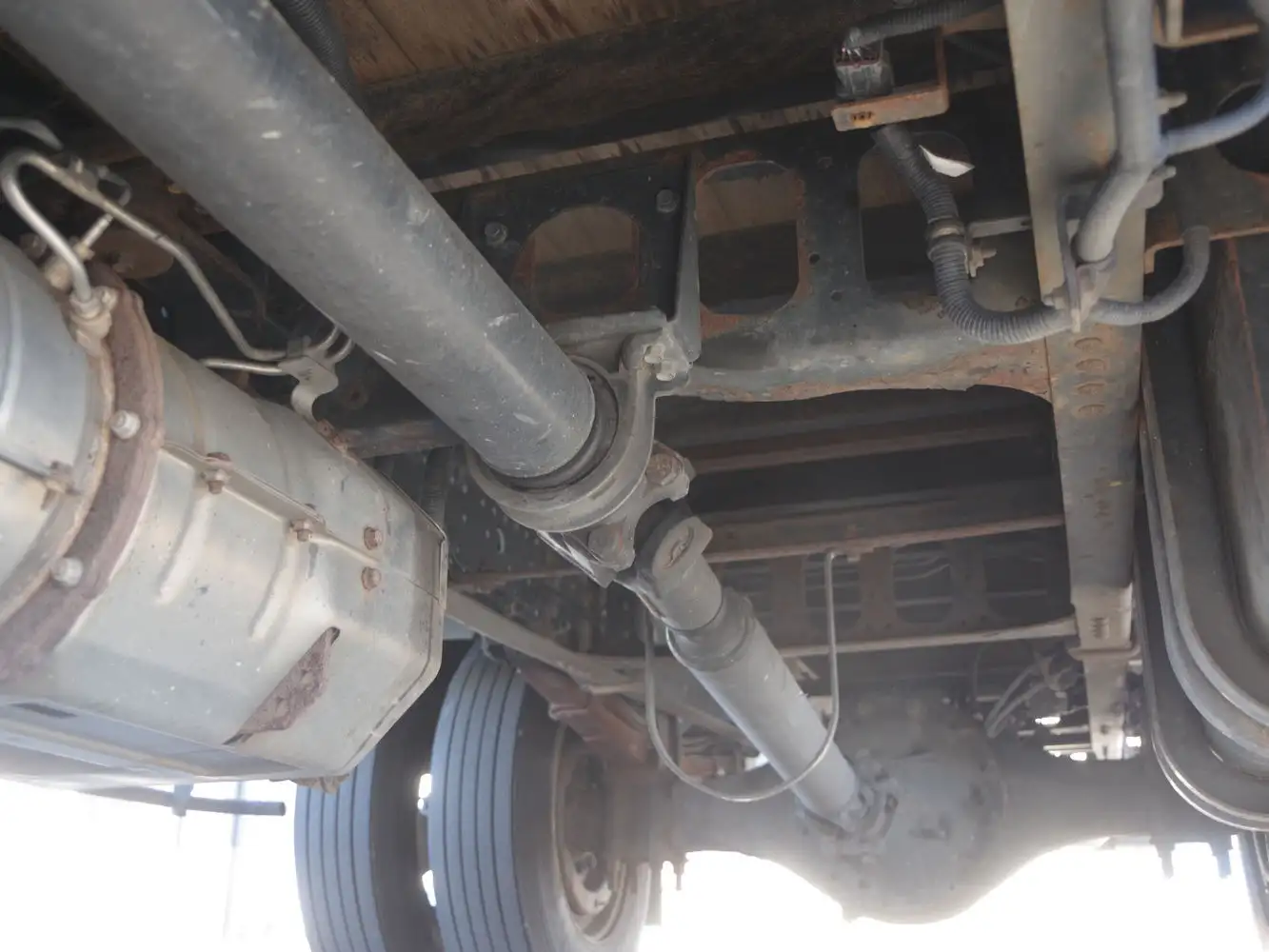 いすゞ フォワード 中型/増トン 平ボディ アルミブロック ベッドの中古トラック画像15