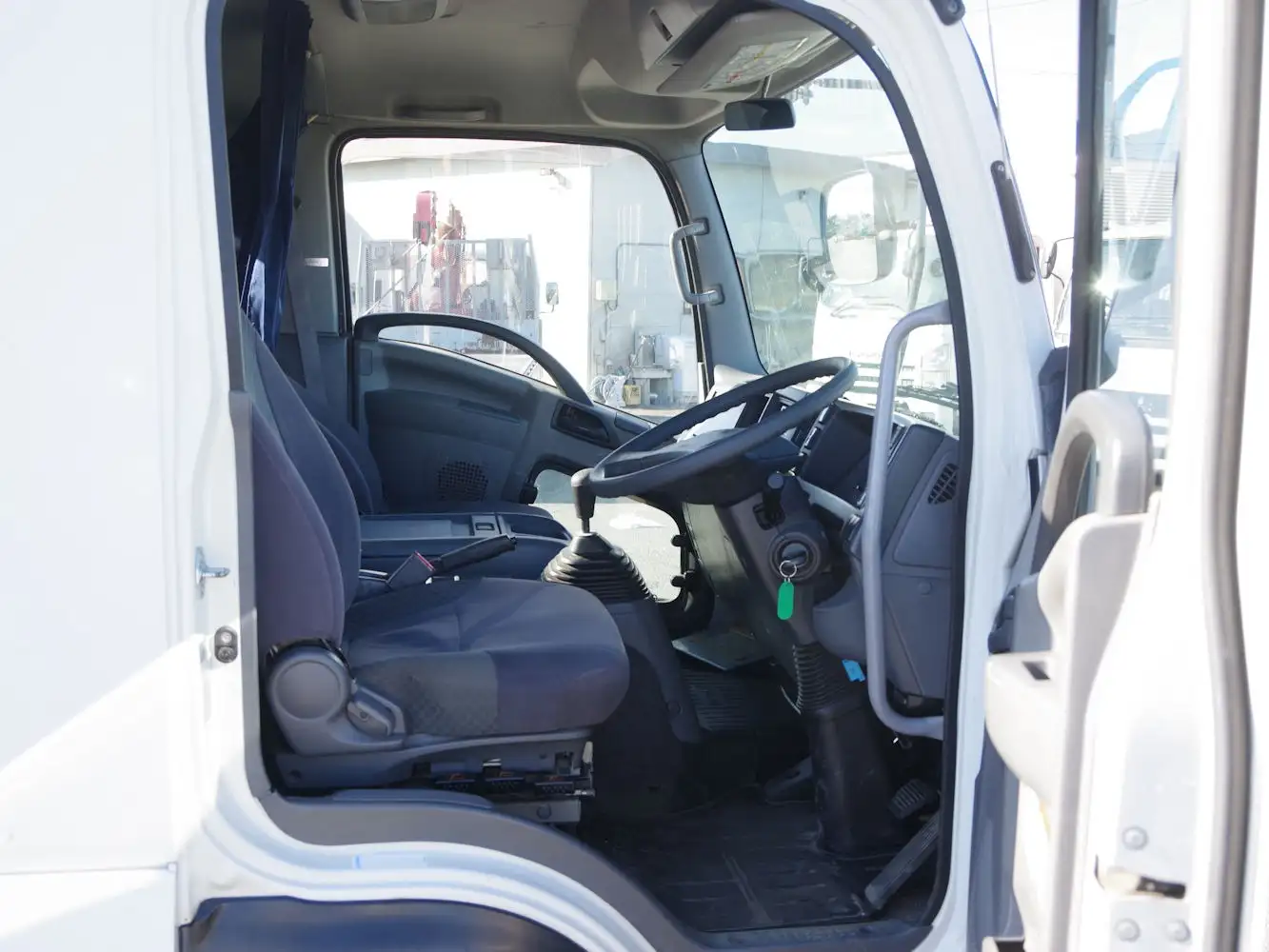 いすゞ フォワード 中型/増トン クレーン付 床鉄板 4段の中古トラック画像13