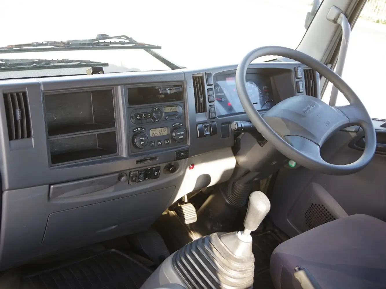 いすゞ フォワード 中型/増トン クレーン付 床鉄板 4段の中古トラック画像14