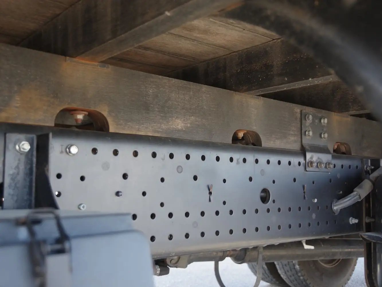 いすゞ フォワード 中型/増トン クレーン付 床鉄板 4段の中古トラック画像18