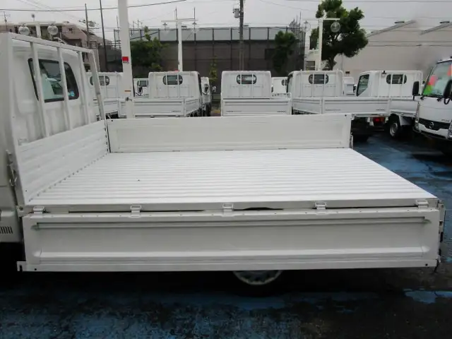 マツダ ボンゴ 小型 平ボディ DBF-SLP2T R2の中古トラック画像9